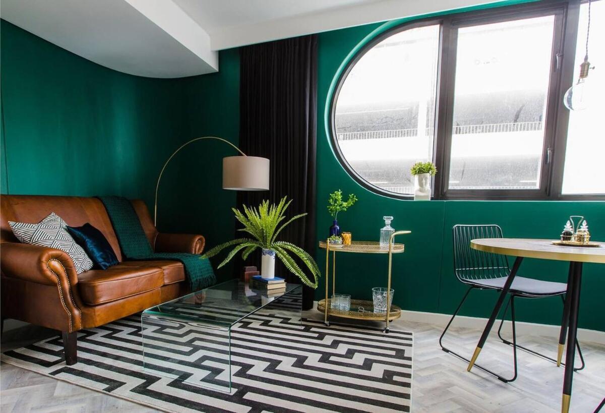 Opulent Gem Centre Getaway Apartment *